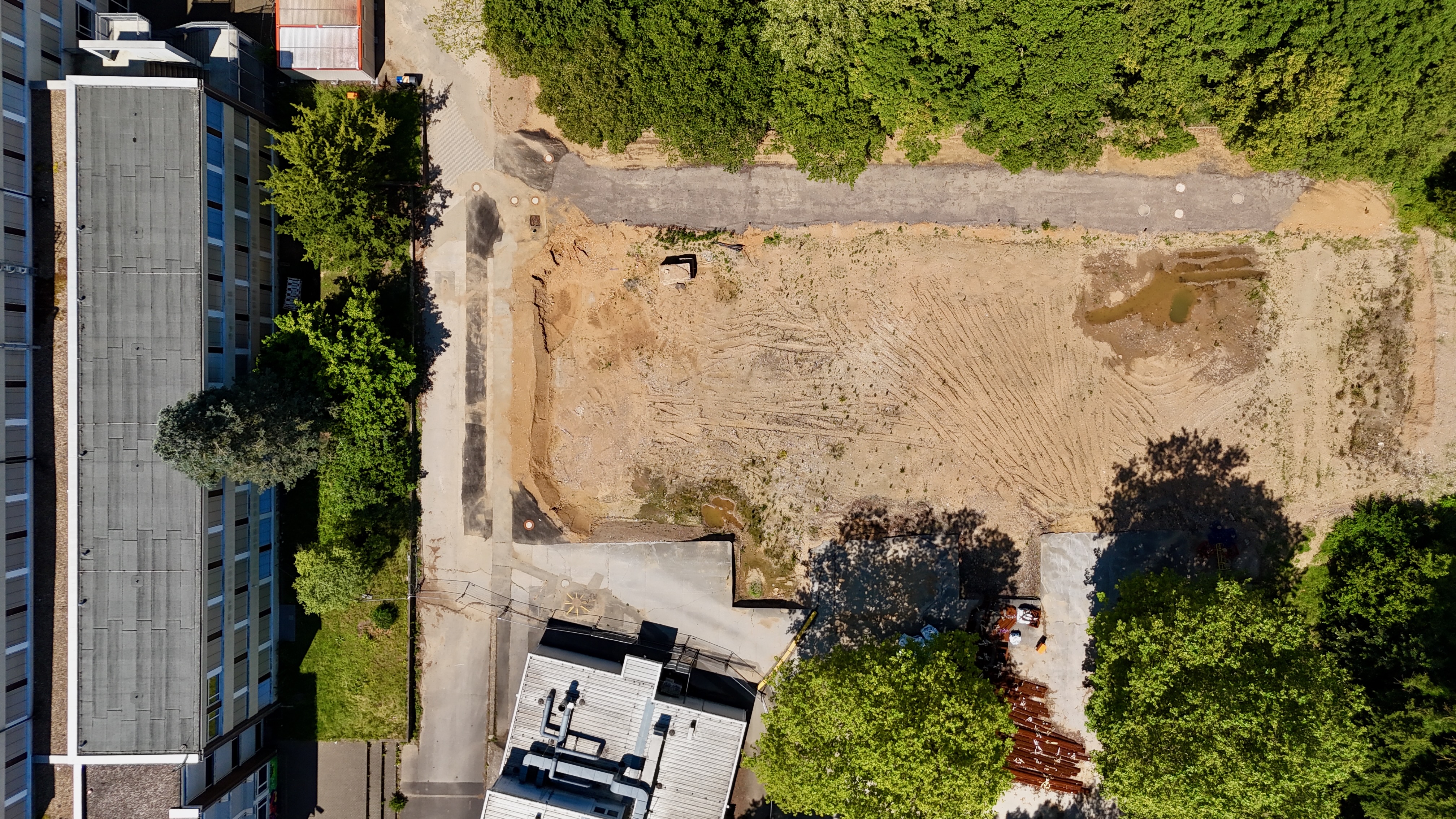 Luftaufnahme der Baustelle des Erweiterungsbaus der Henry-Ford-Realschule
